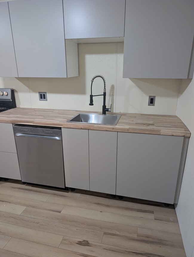 New kitchen - 212 Howard St Unit 3rd floor