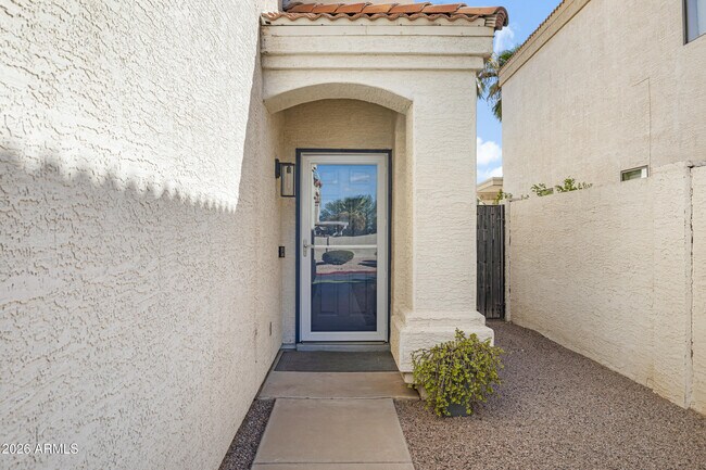250 W Juniper Ave