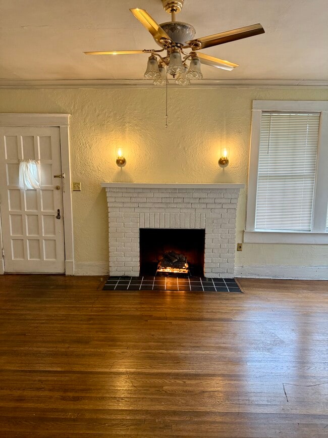 Photo - 2100 University Cir