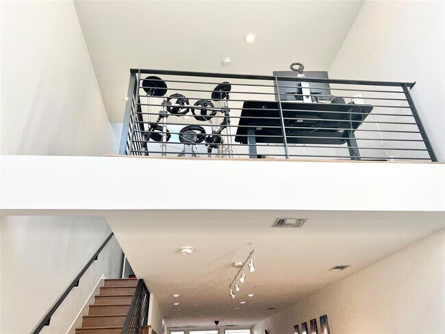 Photo - 2002 E 7th St Unit 223