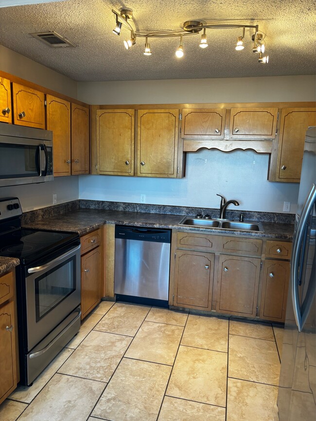 Photo - 15 Patricia Ln