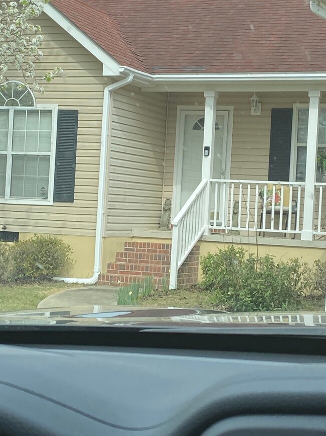 Photo - 158 Pebble Hill Dr N