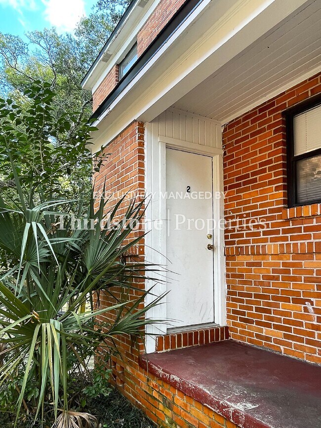Photo - 809 McDuff Ave S Unit 2