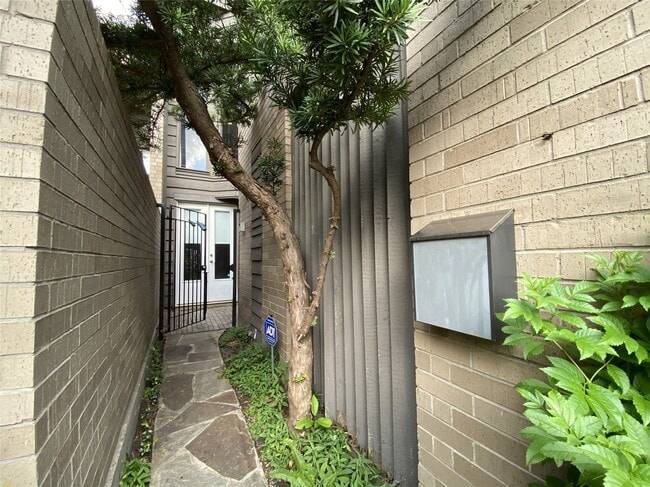 Photo - 5003 Yoakum Blvd