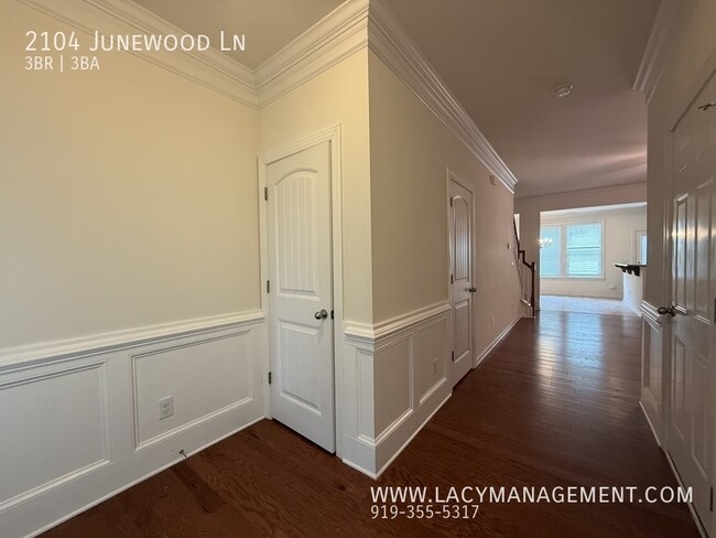 Photo - 2104 Junewood Ln