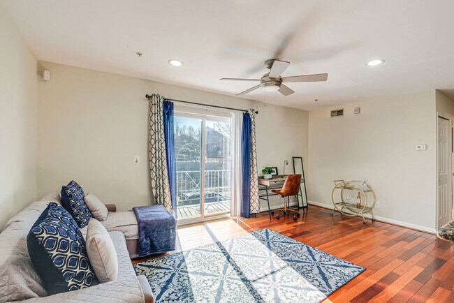 Photo - 450a Condon Terrace SE Unit SI ID1546315P