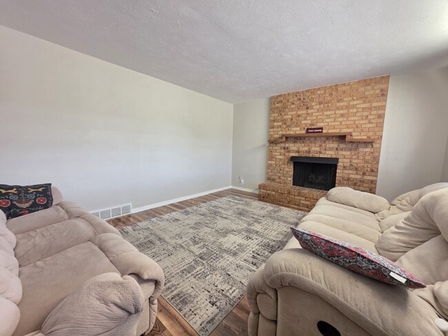 Photo - 7105 S 2530 W