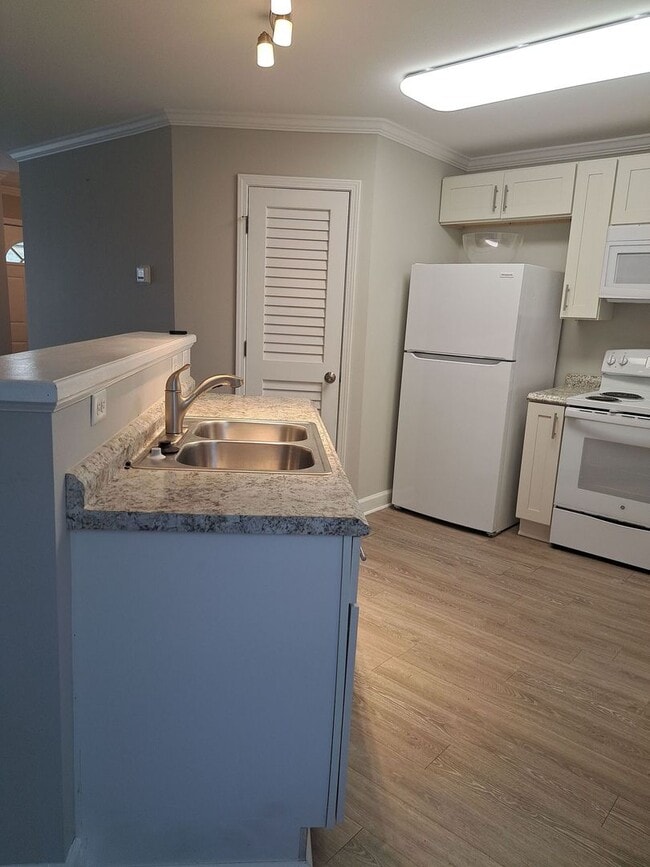 Photo - 7325 Claudia's Way