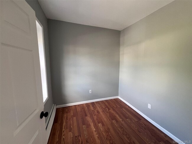 Photo - 488 Broadway