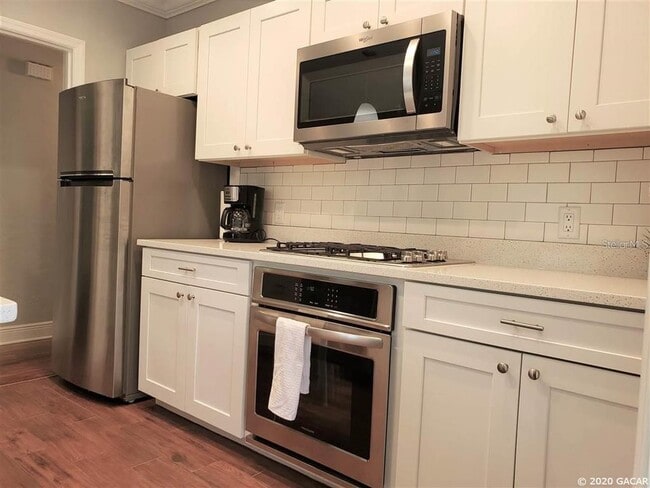 Photo - 810 NW 9th Ave