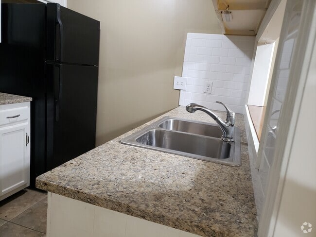 Building Photo - 1218 Sharlo Ave Rental