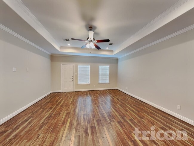 Photo - 1002 Woodcrest Dr