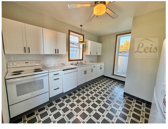 Photo - 502 E 5th St