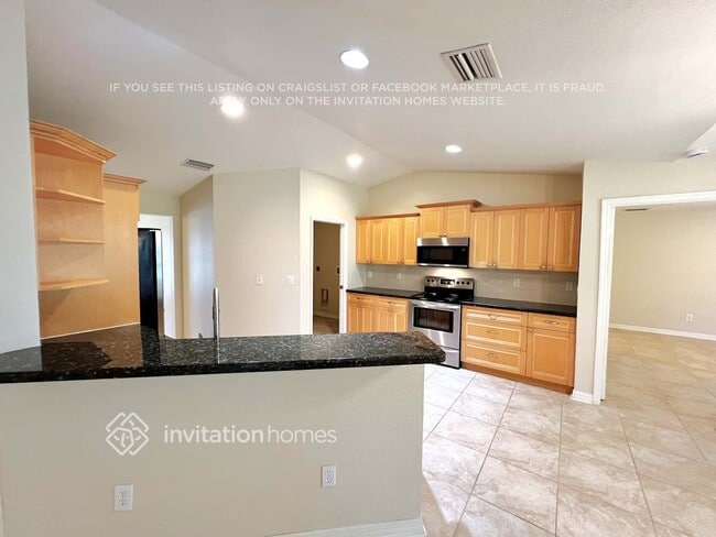 Photo - 833 SE Lansdowne Ave