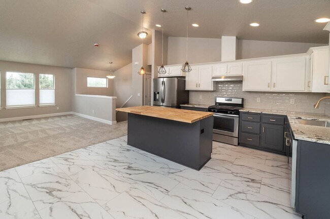 Photo - Refined Living in the Heart of Bend — Fully Remodeled Home for Lease