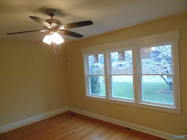 Photo - 305 Thornton Ave SW