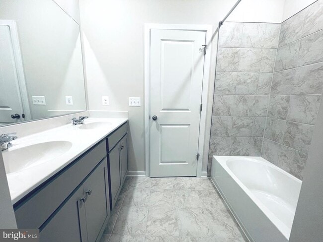 Photo - 130 Thornton Wy