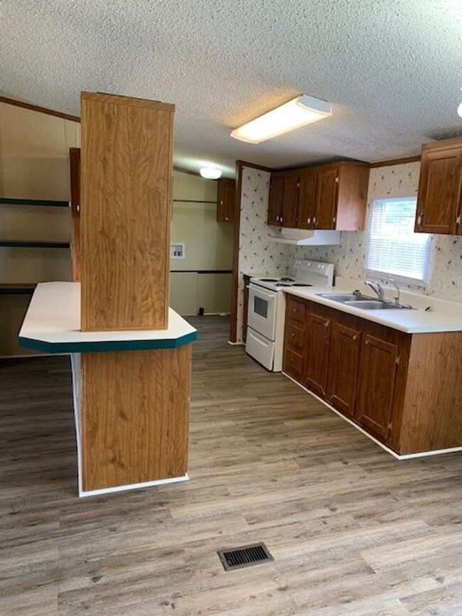 Photo - 3BD/2B Mobile Home in Clyatville, GA