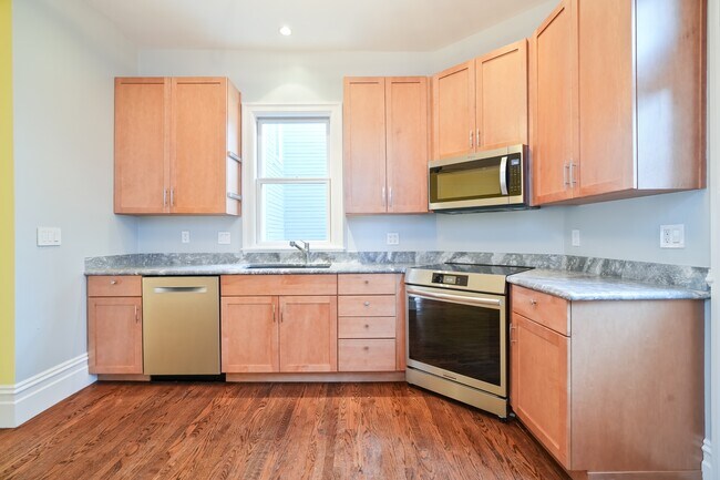 Photo - 1240 Sanchez St
