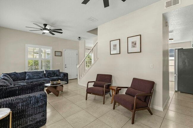 Photo - 809 N Fern Creek Ave