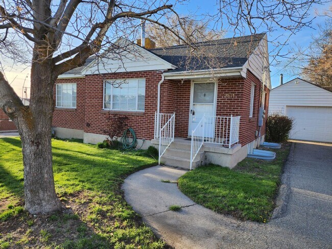 Building Photo - 2571 E 3300 S Unit B