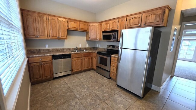 Building Photo - Garrett & Associates, LLC - Five Plex Unit 204-102 Rental