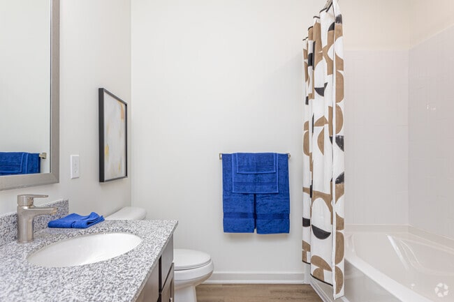 2BR, 2BA - 1,082SF