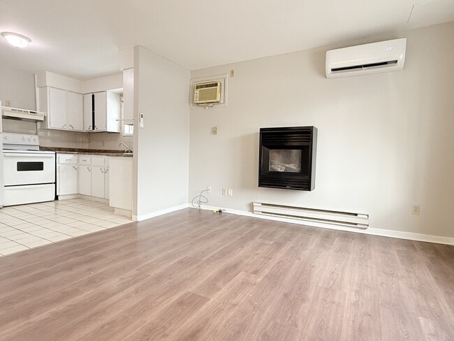 Photo - 2403 Pillette Rd