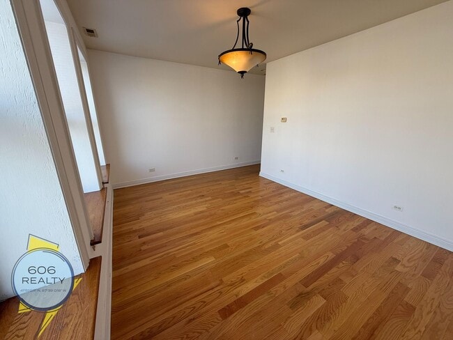 Photo - 5207 W Belmont Ave Unit 2C