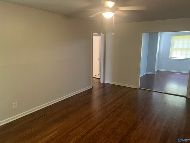 Photo - 807 Fairway Dr NW