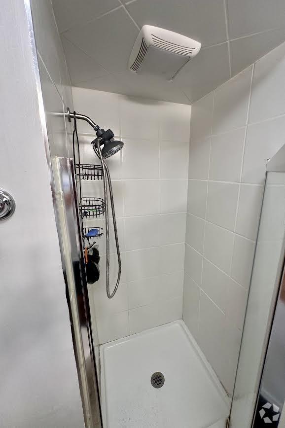 Building Photo - 2 bedroom in Northbrook IL 60062 Rental