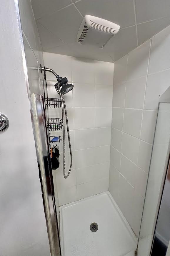 Building Photo - 2 bedroom in Northbrook IL 60062 Rental