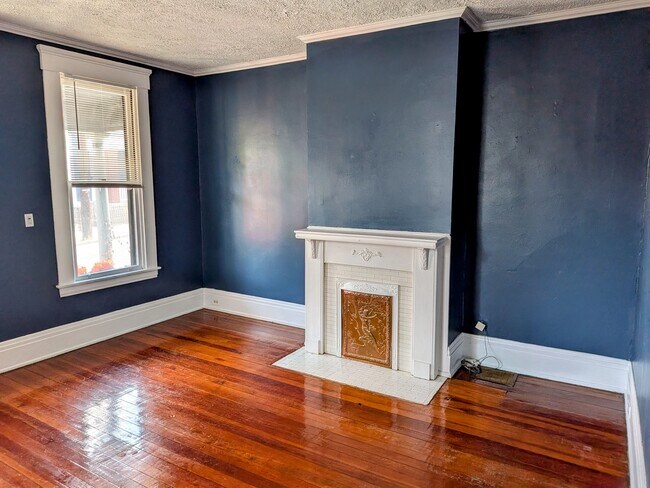624 W 12th St Unit 1