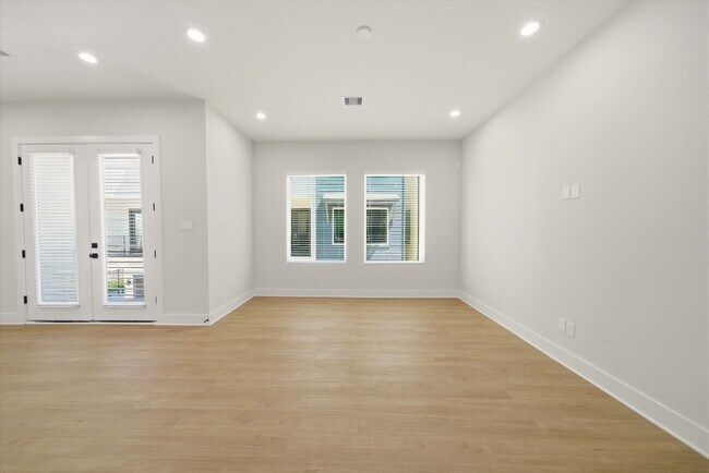 Photo - 1402 Cedar Post Ln