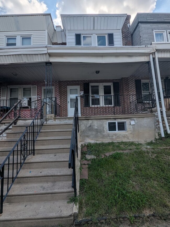 Building Photo - Front-Porch Row - Mayfair Rental