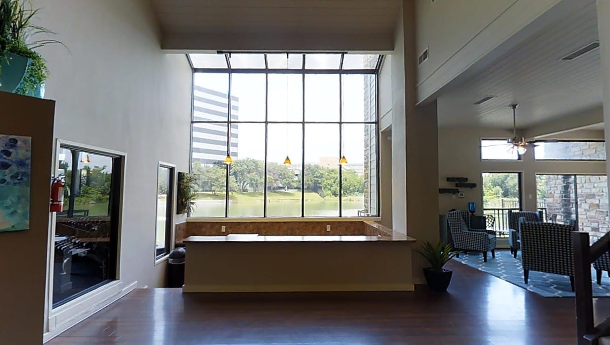Photo - Lakeside Apartments
