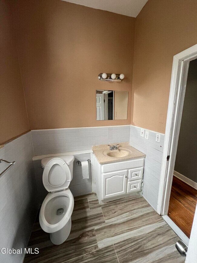 Photo - 613 Clinton Ave Apartamento Unidad 2R