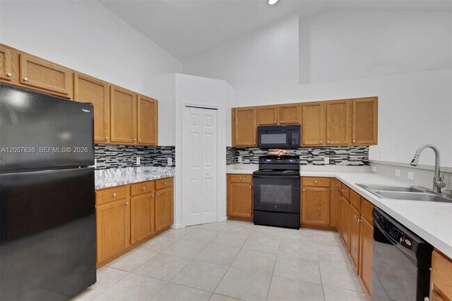 Photo - 1807 NE 28th St