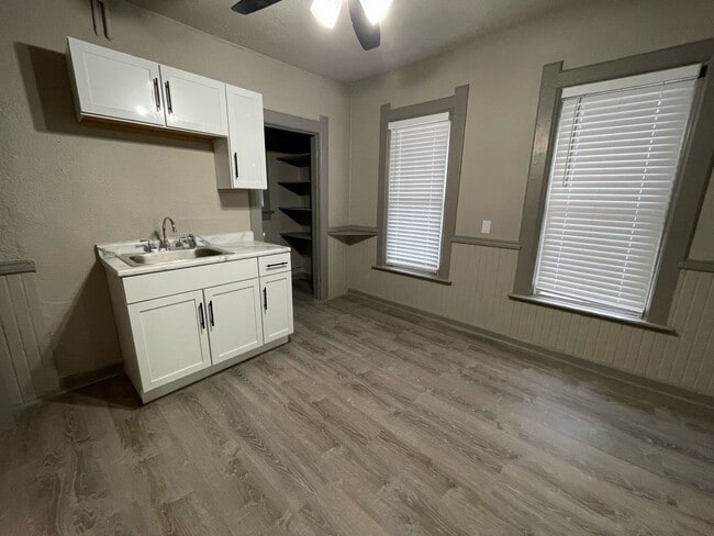 Photo - 2844-A N 2nd St Unit 2844A N 2nd St (upper)