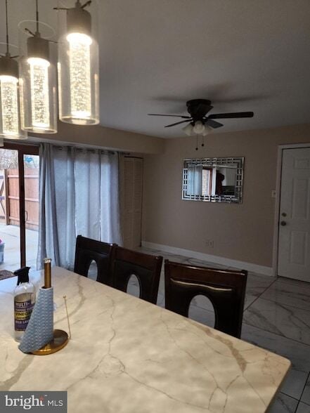 Photo - 8030-8000 Ditman St