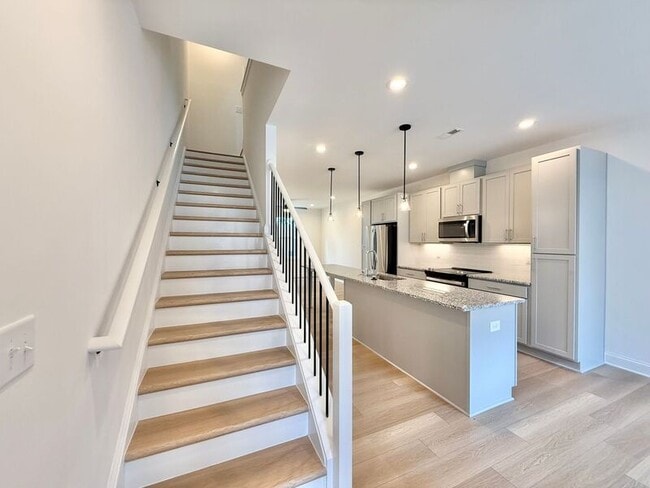 Photo - 4811 Gossamer Ln