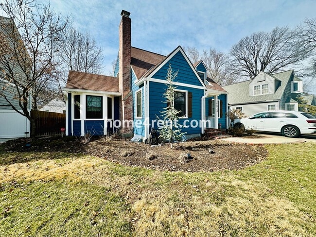 Photo - Charming, Prairie Village Home in a Quiet Neighborhood with Wood Floors and a Fenced Yard!