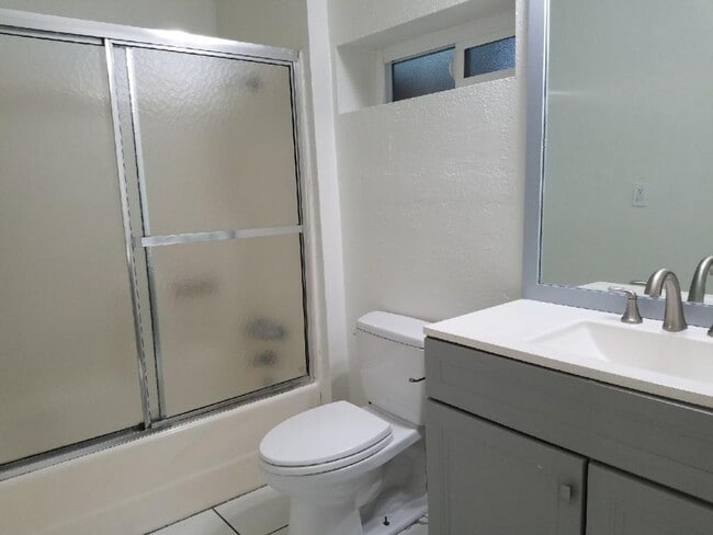 Photo - 4522-24 Unit 4524