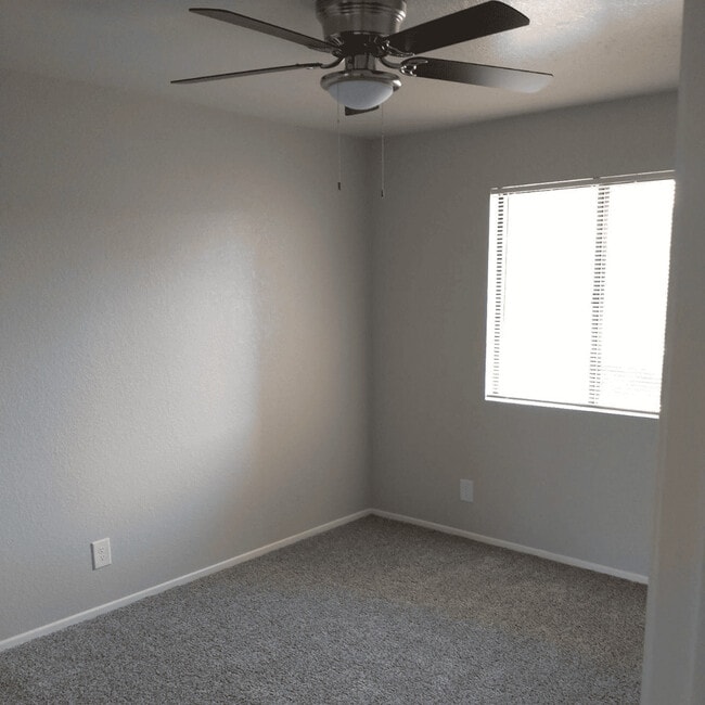 Dormitorio - Quail Ridge Apartments