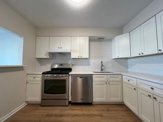 Photo - 1279 Harding Ave