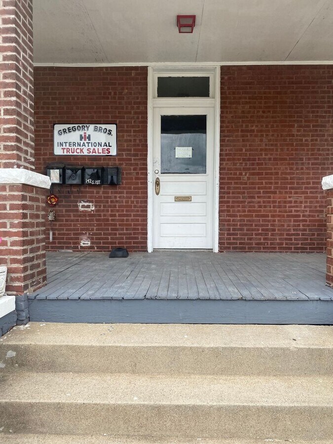 142-144 S 1st St - 142-144 S 1st St Unidad 144 S 1st St-  B