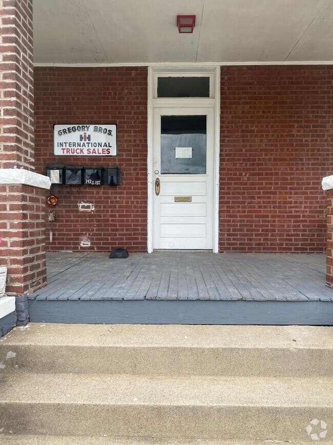 Building Photo - 142-144 S 1st St Unit 142 S 1st St-  B Rental