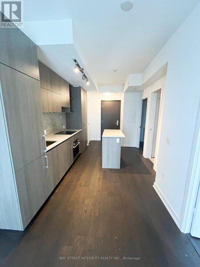 Photo - 1 Yorkville Ave Unit 3712