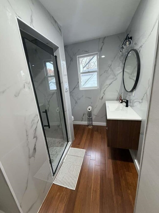 Photo - 996 Palisade Ave