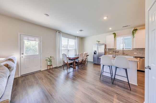 Photo - 10207 Cannons Run Way